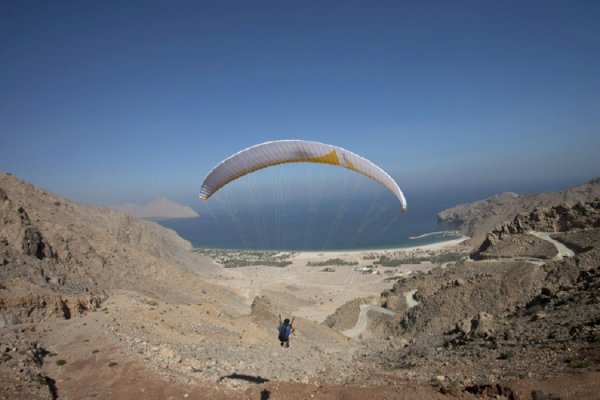以滑翔傘從 293米高的希格希山頂降落到地面 Paragliding landing experience