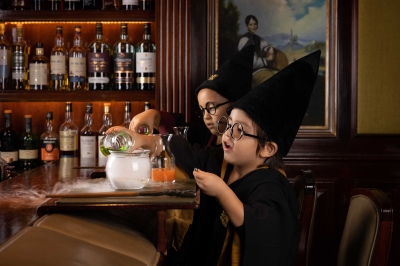 June - August Limited Offer - "The Magic Chamber Staycation" | Exclusive benefits : Magic Chamber Experience & Gifts, 3-course set dinner + Breakfast + Room Upgrade & 26-hours stay experience! | Mandarin Oriental, Hong Kong