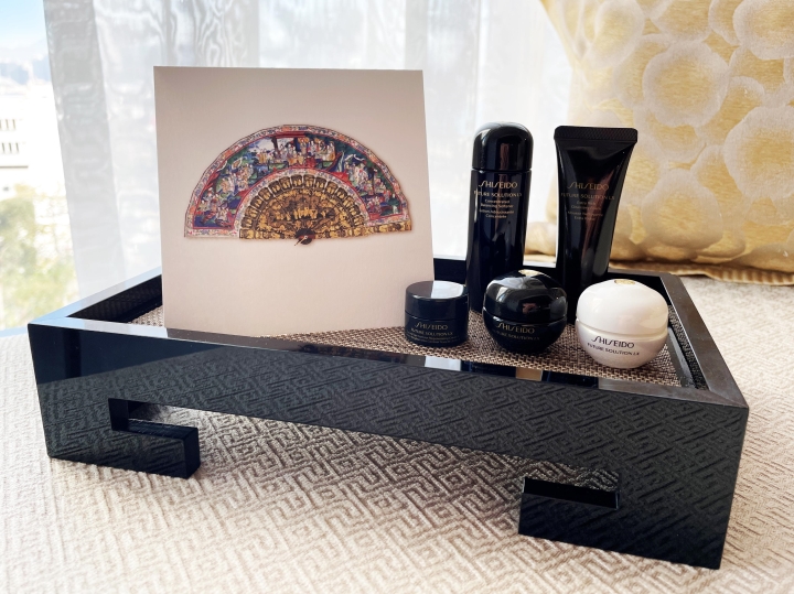 New staycation offer  M.O. x Shiseido| Enjoy Shiseido Beauty Gifts (upto $1,500/2 persons) | Mandarin Oriental Hong Kong 