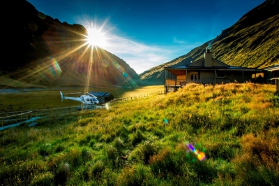 豪游纽西兰南岛：乘直升机在四小时内穿越冰川、峡湾、海滩及湖泊 | 经济通 ET Net 财经生活网