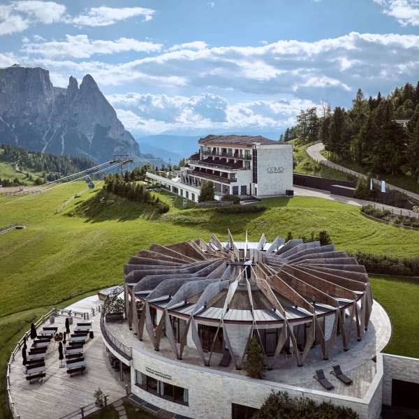 🏔️ 探索2026年冬奧會主辦地 — 意大利雄偉的多洛米蒂山 Dolomites 非凡魅力！享受卓越的山脈住宿、滑雪、健行、觀光直升機、騎馬等多元化活動 | 2025米蘭必住豪華酒店 +「獨家」優惠禮遇